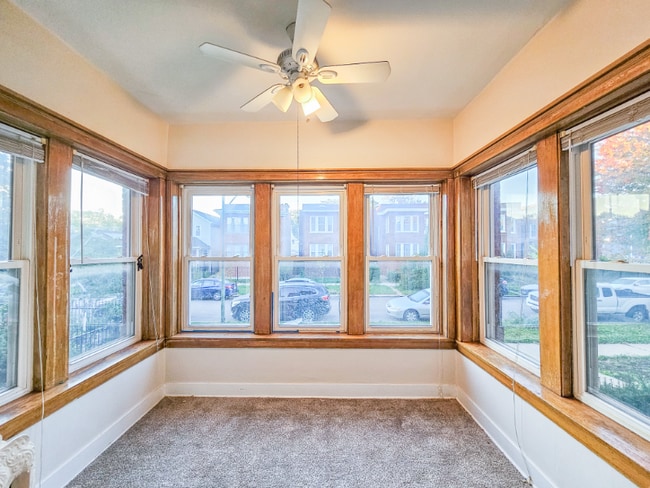 Photo - 3338 W Cullom Ave Apartment