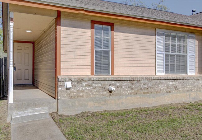 Foto del edificio - 8118 West Gate Blvd