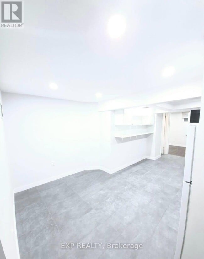 Building Photo - 1266 Northmount St