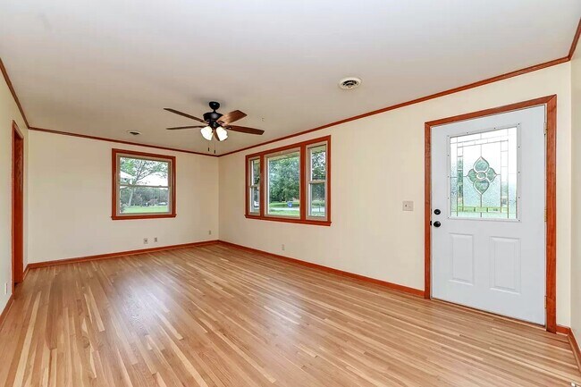 Building Photo - 107 McBratney Dr