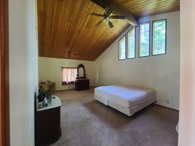 Bedroom - 675 Ganz Rd