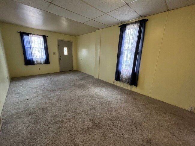 Building Photo - 158 5th St