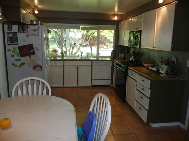 Building Photo - 15590 NW Oakhills Dr