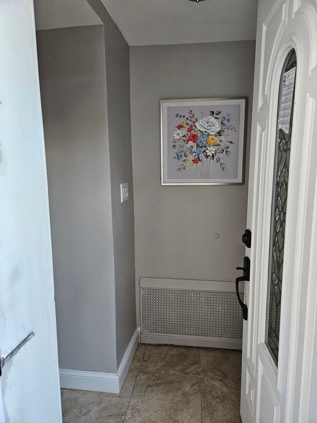 Building Photo - 1648 E 55th St