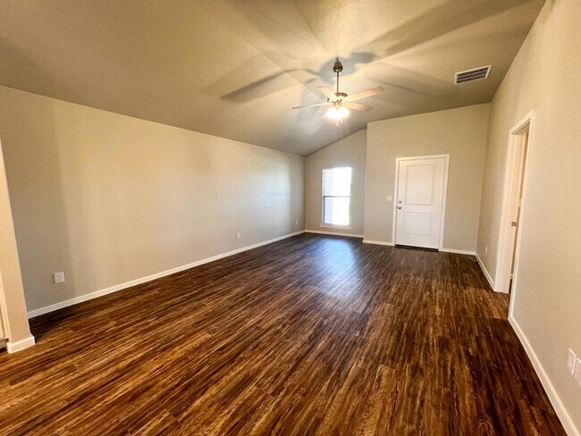 Foto del edificio - 2145 Kirksey Ave