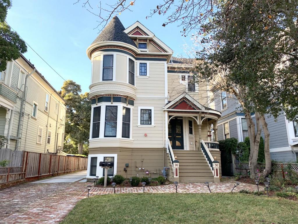 Primary Photo - 1205 Union Street