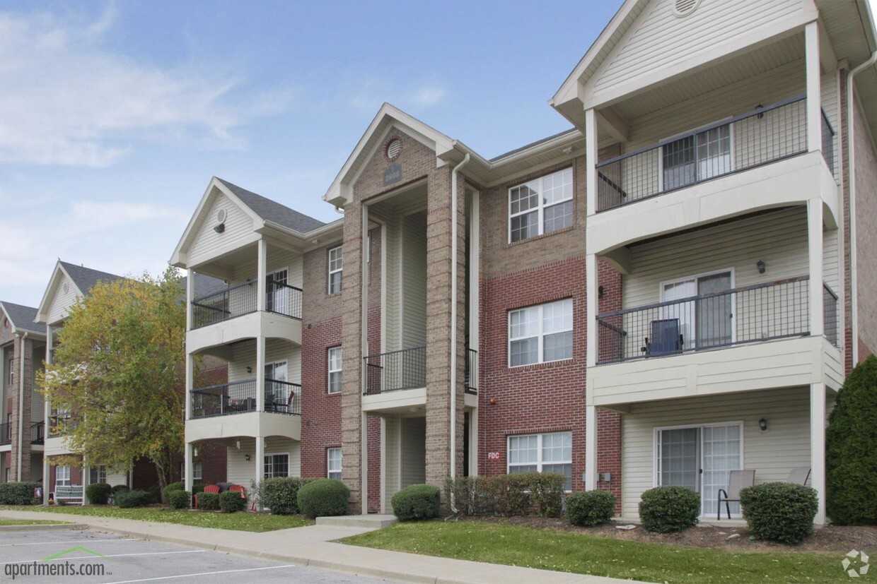 Blankenbaker Crossings Apartments