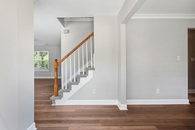 Building Photo - WOODLAKE