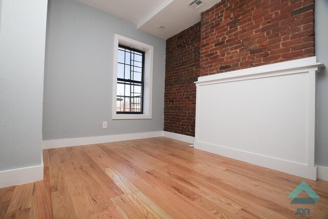 Building Photo - 442 Lorimer St