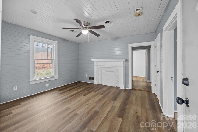 Foto del edificio - 713 2nd St Pl SW