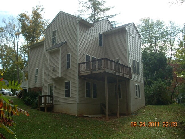Building Photo - 4000 Oakleaf Rd