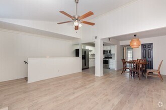 Building Photo - 8750 Park Ln