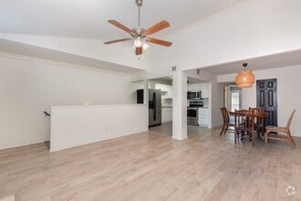 Building Photo - 8750 Park Ln