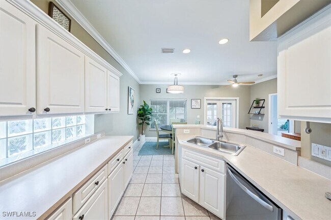 Foto del edificio - 10726 Parrot Cove Cir