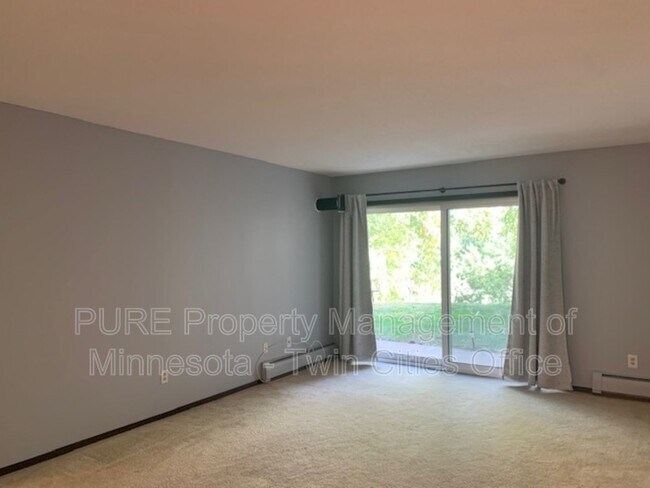 Foto del edificio - 8045 Xerxes Ave S