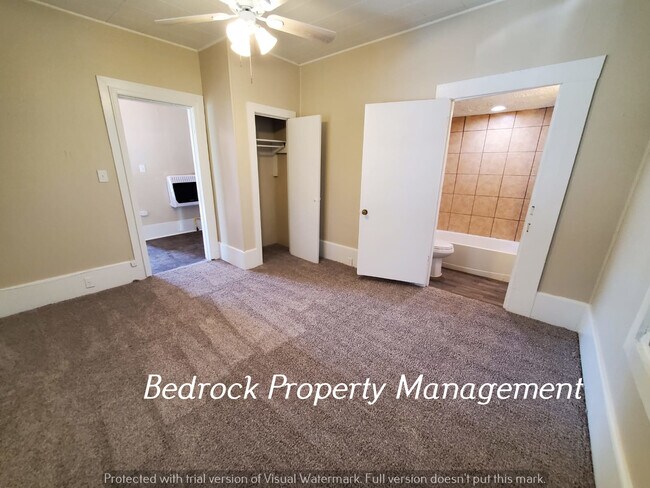 Foto del edificio - 517 12th Ave NW