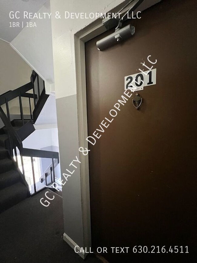 Foto del edificio - ***ADDISON / 1 BDRM / HEAT INCLUDED!! / TE...