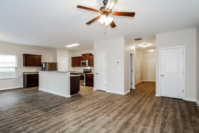 Building Photo - 48 Autumn Canyon Path SE