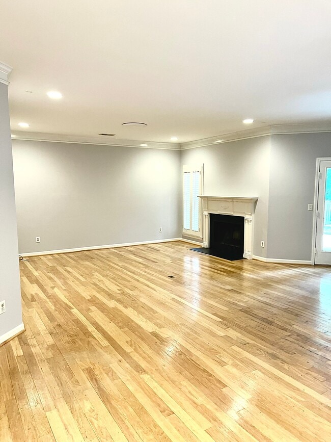 Building Photo - 1152 Berwick Rd