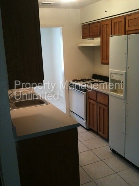 Building Photo - 207 W Little Creek Rd