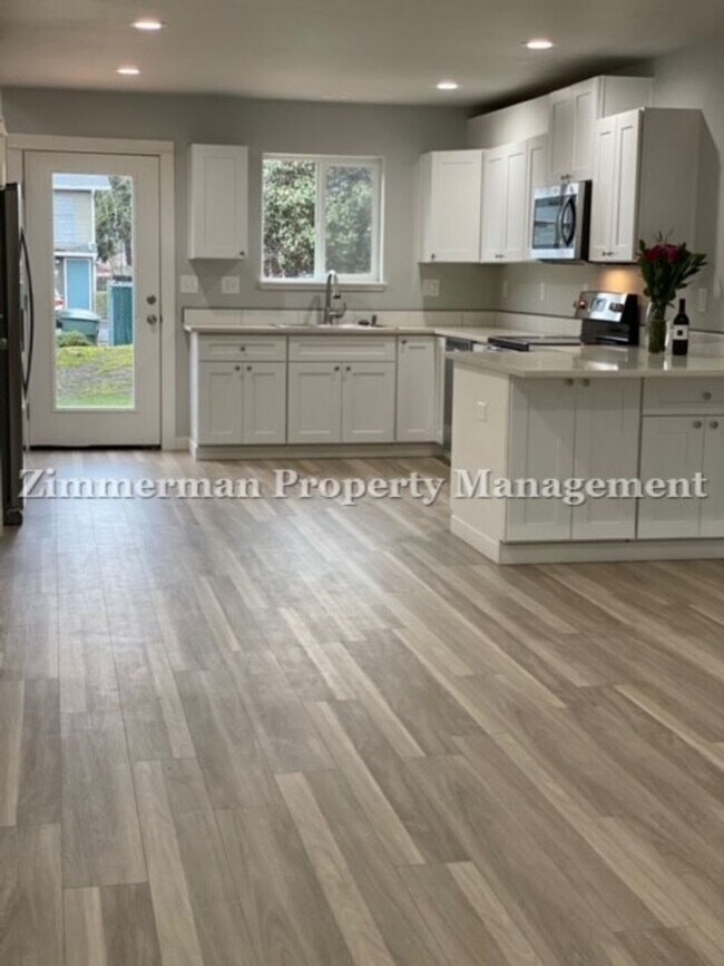 Foto del edificio - Newer 3 Bedroom 2.5 Bathroom Townhome!