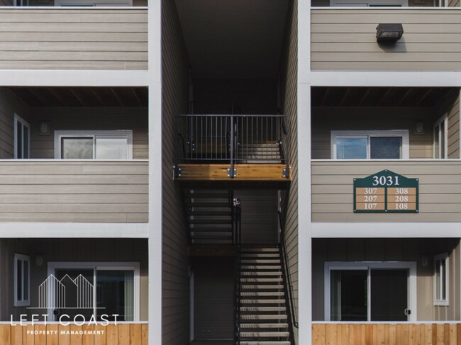 Foto del edificio - 3031 NE West Devils Lake Rd