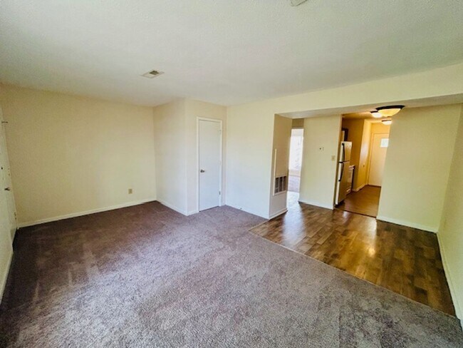 Foto del edificio - Cute and Cozy-ONE BEDROOM/ONE BATH - SOUTH HUNTSVILLE LOCATION -With a $300 Off the first month's...