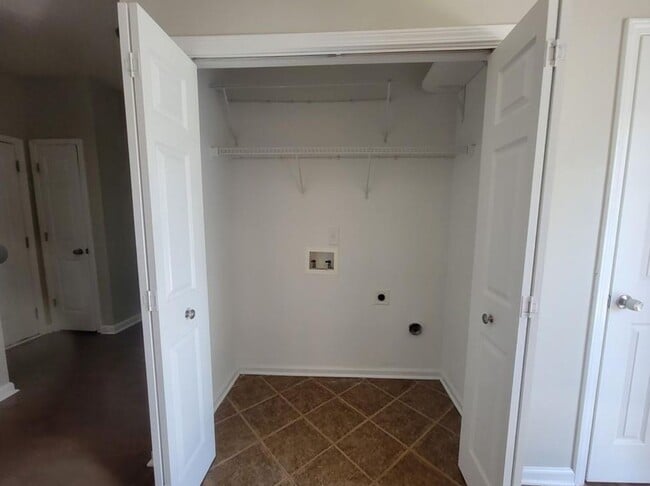 Foto del edificio - 3007 Kentmere Dr