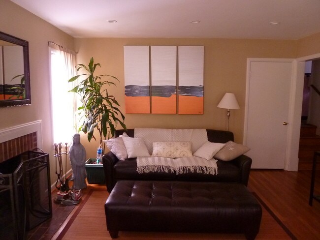 Foto del edificio - 3703 Husted Dr