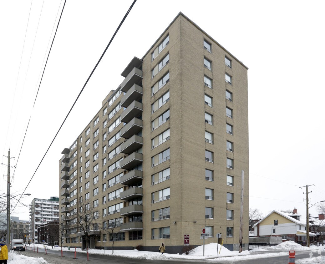 The Governor Metcalfe Apartments 330 Metcalfe St Ottawa, ON