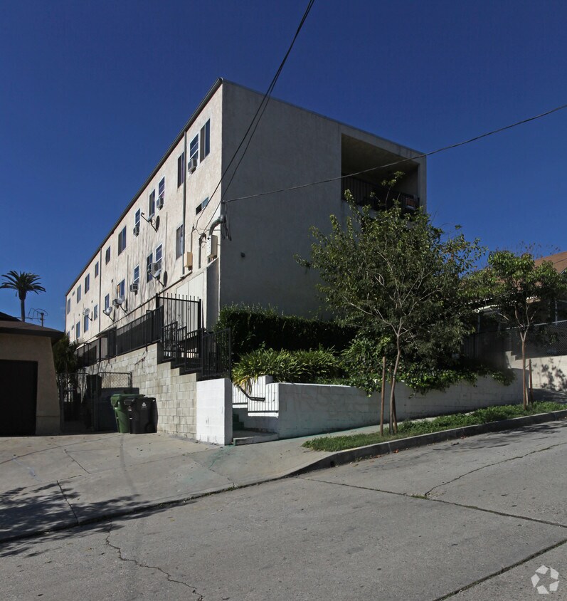 Primary Photo - 224 S Avenue 56