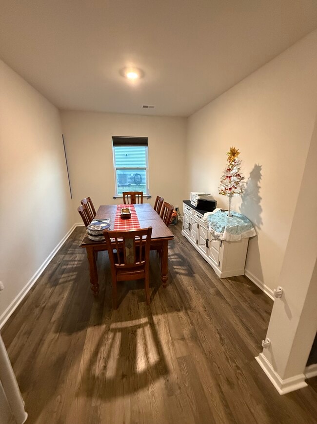 Building Photo - 209 Wheatfield Rd