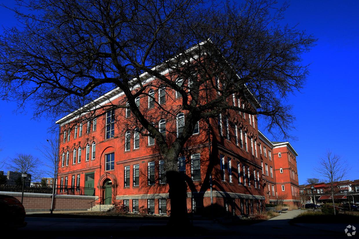 Primary Photo - North Barclay Green