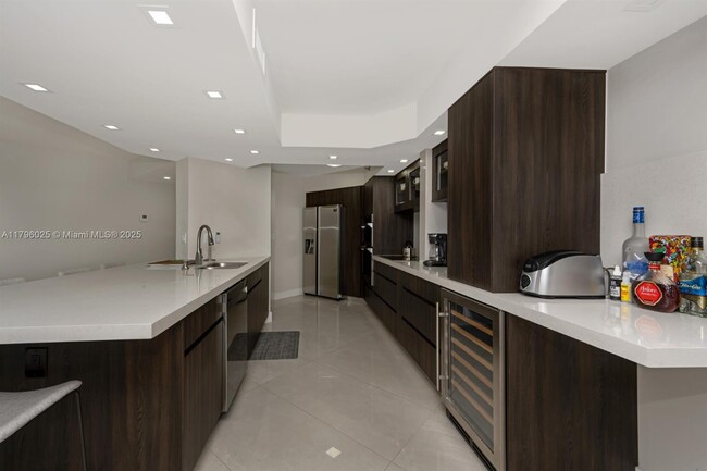 Building Photo - 6767 Collins Ave