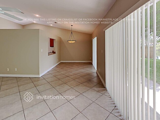 Building Photo - 5521 SW 58th Ct