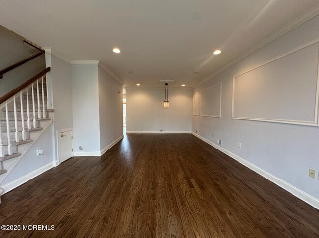 Building Photo - 163 Shinnecock Dr