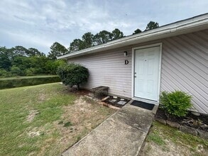 Building Photo - 1600 Green Briar Pkwy