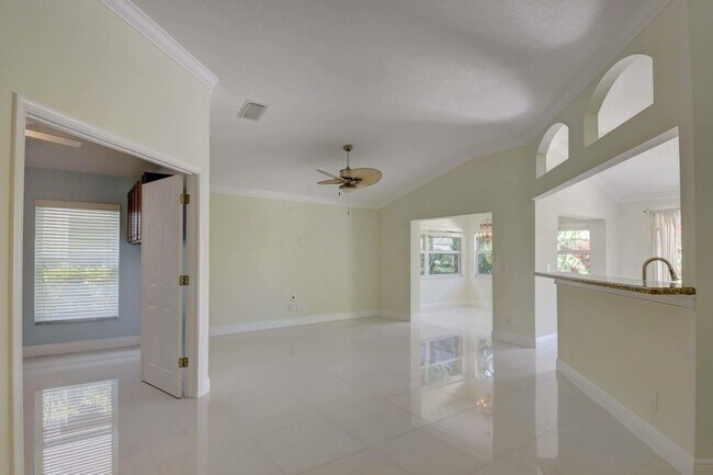Building Photo - 1151 Delray Lakes Dr
