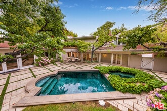 Building Photo - 1290 Sunset Plaza Dr