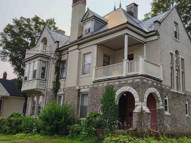 Foto del edificio - 113 School St