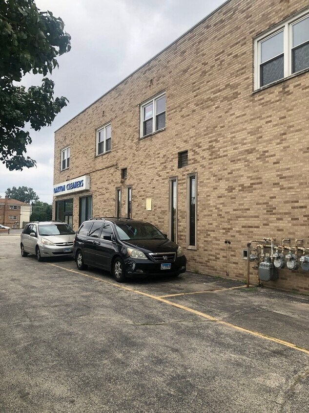 Primary Photo - 4100 Oakton St