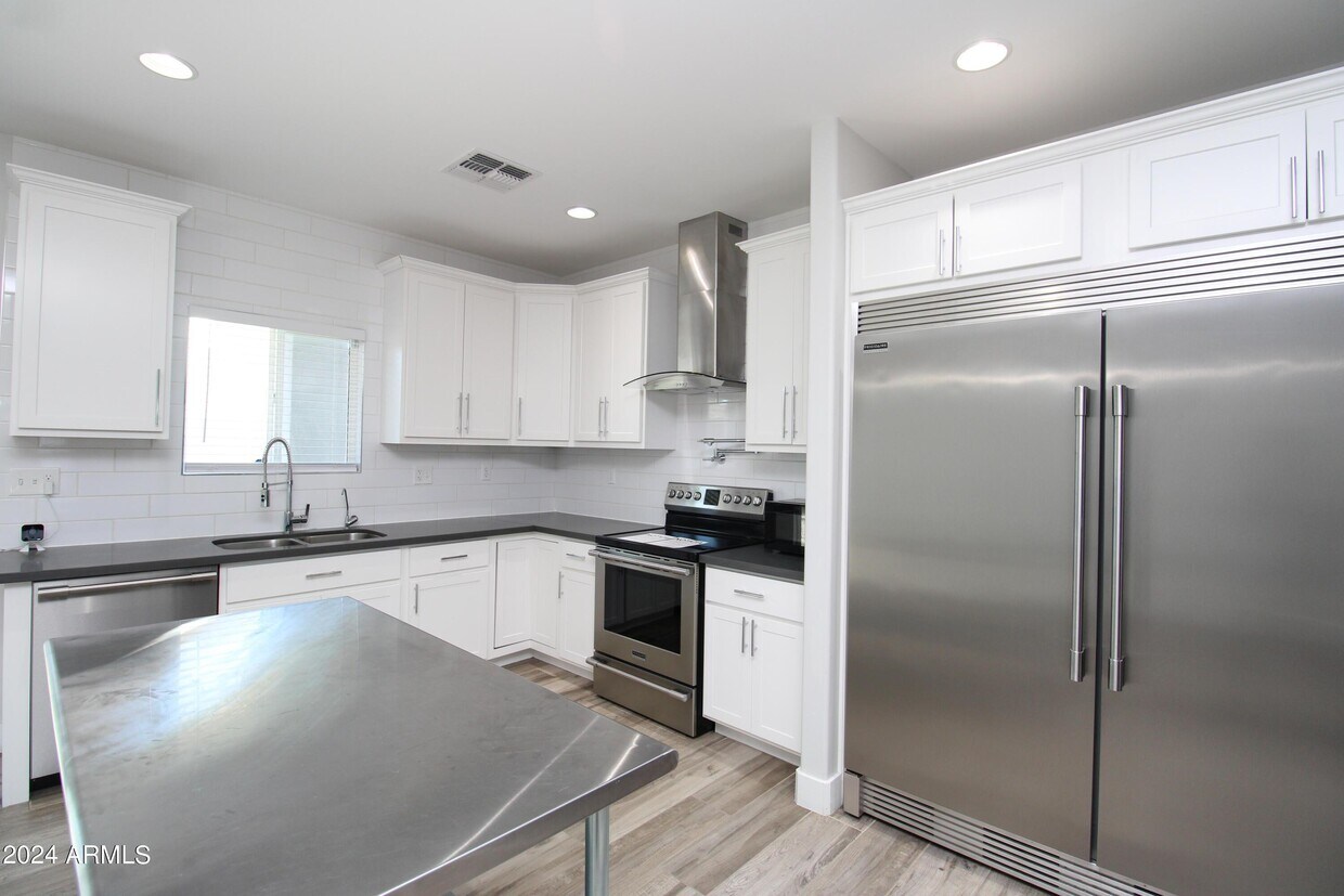 Foto principal - 2140 E Palm Ln