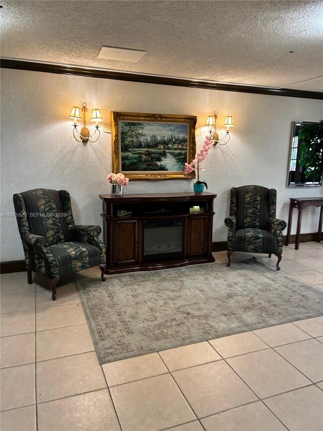 Building Photo - 3680 Inverrary Dr