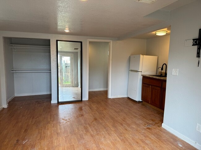 this is a open concept studio - 1717 S Adelbert Ave