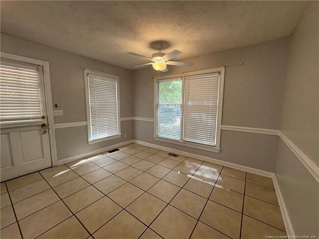 Building Photo - 405 Bannerman Pl