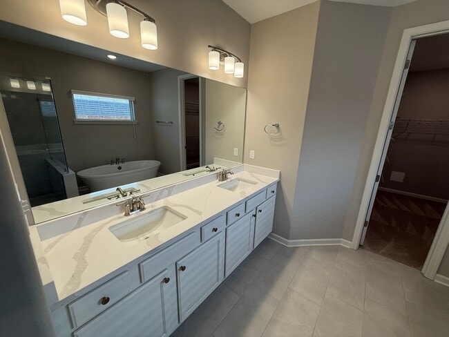 Foto del edificio - 592 Holden Dr