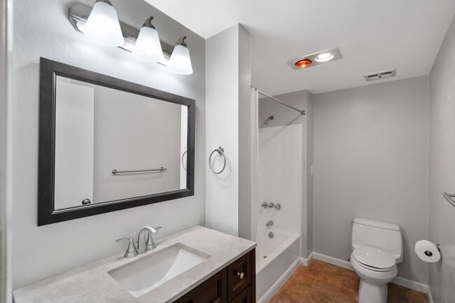 Building Photo - Prime San Mateo Living | 1 BR - 1 BA - Condo