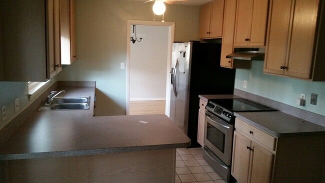 Building Photo - 901 Birchwood Ct