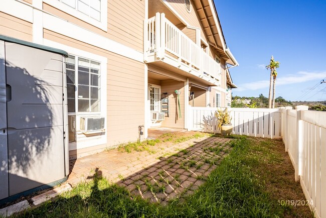 Building Photo - 2BR 2BA Townhouse in Waipio with PARKING!