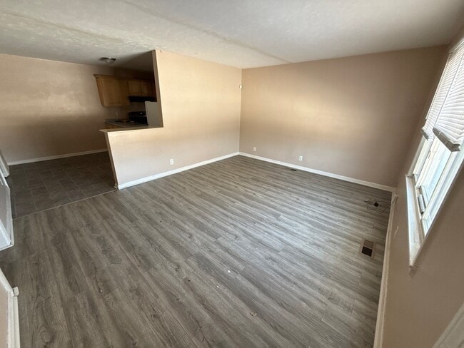 Foto del edificio - 3104 N Webster Ave